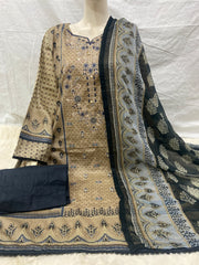 Embroided Lawn with Chiffon Dupatta